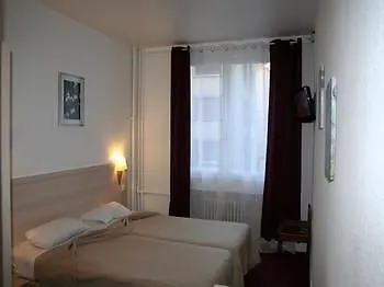 Hotel Vieille Tour Centre 2*