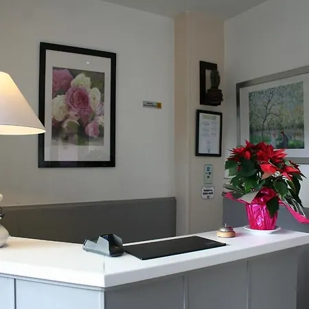 Vieille Tour Centre 2*
