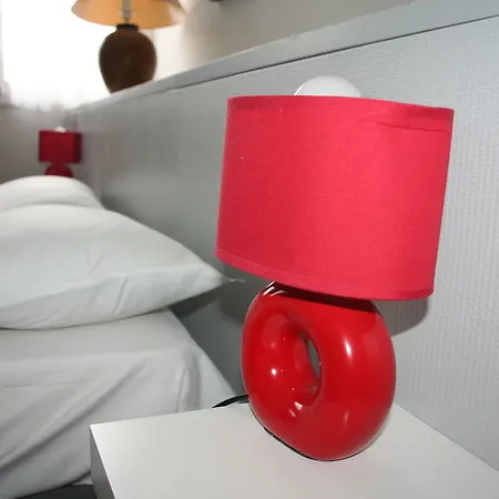 Vieille Tour Centre Hotel 2*