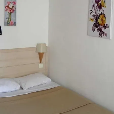 Vieille Tour Centre 2*