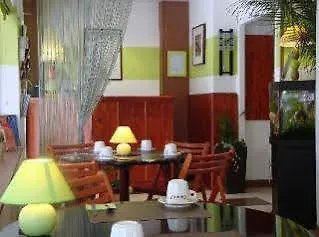 Vieille Tour Centre Hotel 2*